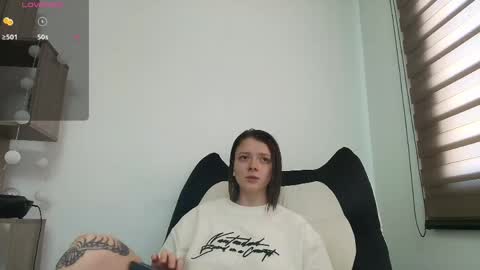 Snapshot of arya_starkw chatting on 06-01-26, 01:57 Ary 3 online show from 06-01-26, 01:57