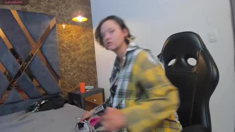 AsamiHattori  online show from 10-11-25, 11:09