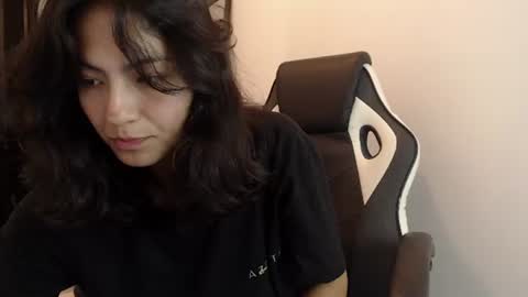 Snapshot of asaray_t chatting on 06-11-26, 02:53 Saray online show from 06-11-26, 02:53