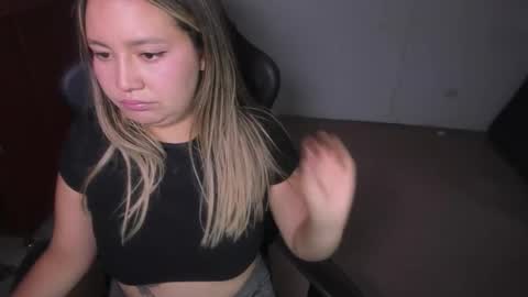 Snapshot of ash_smith1 chatting on 11-12-25, 09:58 ash_smith1 online show from 11-12-25, 09:58