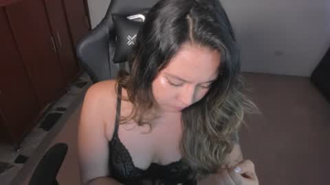 ash_smith1 online show from 08-04-26, 09:06