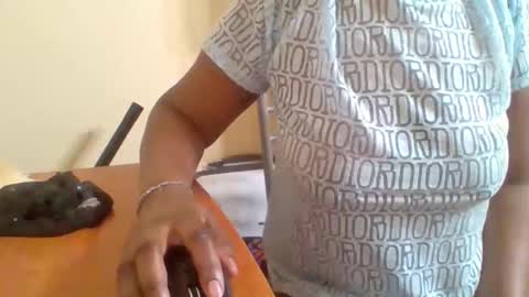 Snapshot of ashanty002 chatting on 03-15-26, 06:52 ashanty002 online show from 03-15-26, 06:52