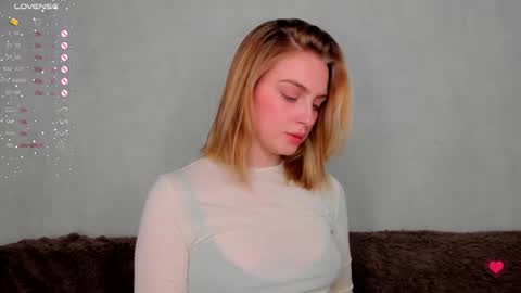 Snapshot of ashbunny_ chatting on 10-29-25, 04:20 your pretty Ashley online show from 10-29-25, 04:20