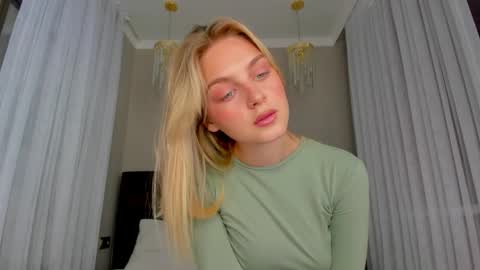 Snapshot of ashbunny_ chatting on 05-25-26, 10:54 your pretty Ashley online show from 05-25-26, 10:54