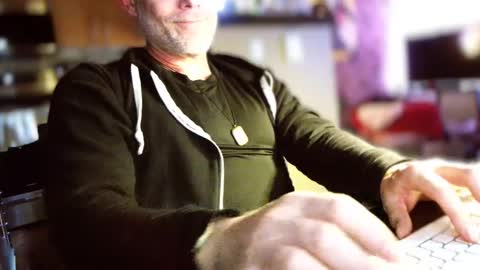 ashbyfulton online show from 10-14-25, 03:51