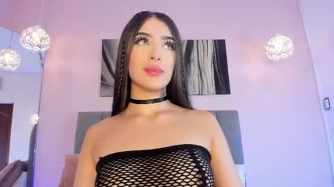 Snapshot of ashely_rous_ chatting on 06-17-26, 07:59 Ashely online show from 06-17-26, 07:59