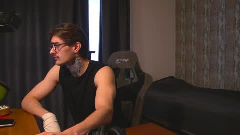 Snapshot of asher_88 chatting on 06-02-26, 01:02 Jerk Machine online show from 06-02-26, 01:02