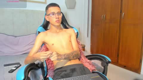 Snapshot of asher_lux chatting on 02-02-26, 08:29 Asher online show from 02-02-26, 08:29