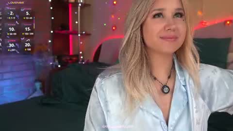 Snapshot of asherat69 chatting on 07-20-26, 01:57 Anna Anya online show from 07-20-26, 01:57