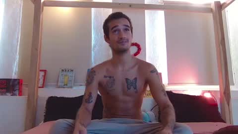 Snapshot of asherxxx_ chatting on 04-21-26, 04:23 CARIBBEAN DREAM online show from 04-21-26, 04:23
