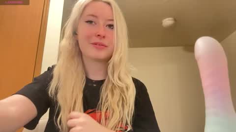 Snapshot of ashisscene chatting on 01-10-26, 03:19 ash 3 online show from 01-10-26, 03:19