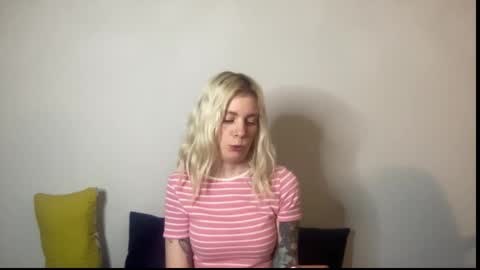 Snapshot of ashleebby818 chatting on 01-17-26, 05:12 Ashlee online show from 01-17-26, 05:12