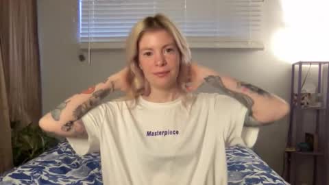 Snapshot of ashleebby818 chatting on 02-18-26, 03:30 Ashlee online show from 02-18-26, 03:30
