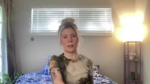 Snapshot of ashleebby818 chatting on 02-21-26, 07:15 Ashlee online show from 02-21-26, 07:15
