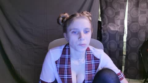 Snapshot of ashleewolfx chatting on 12-31-24, 01:04 Ashlee Wolf online show from 12-31-24, 01:04