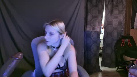 Snapshot of ashleewolfx chatting on 01-02-25, 02:11 Ashlee Wolf online show from 01-02-25, 02:11