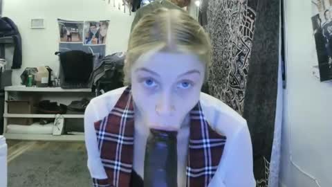 Snapshot of ashleewolfx chatting on 11-15-25, 05:49 Ashlee Wolf online show from 11-15-25, 05:49