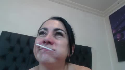 Snapshot of ashleey_thompson chatting on 06-07-26, 08:12 ashleey_thompson online show from 06-07-26, 08:12
