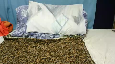 Snapshot of ashlery_ chatting on 11-23-25, 08:36 ashlery online show from 11-23-25, 08:36