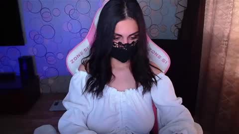   Yasmina   online show from 10-15-25, 04:56