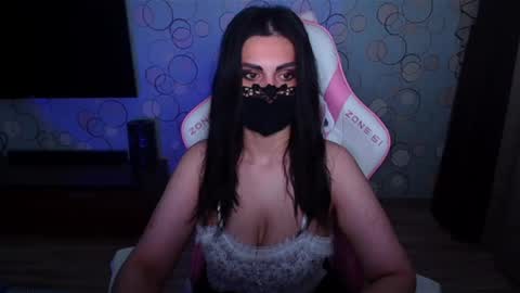 Snapshot of ashley__cooper__ chatting on 06-19-26, 03:33 Yasmina online show from 06-19-26, 03:33
