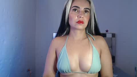 Snapshot of ashley__tylor chatting on 01-06-25, 11:42 ashley__tylor online show from 01-06-25, 11:42