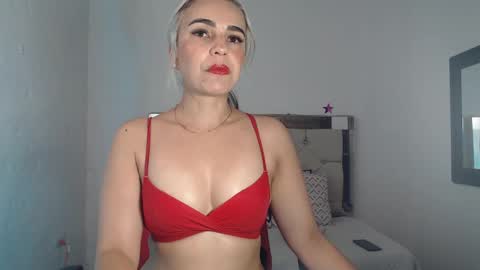 Snapshot of ashley__tylor chatting on 01-11-25, 04:27 ashley__tylor online show from 01-11-25, 04:27