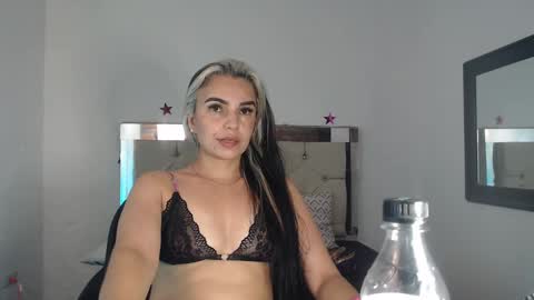 Snapshot of ashley__tylor chatting on 01-12-25, 07:53 ashley__tylor online show from 01-12-25, 07:53