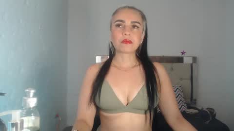 Snapshot of ashley__tylor chatting on 01-14-25, 03:11 ashley__tylor online show from 01-14-25, 03:11