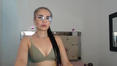 Snapshot of ashley__tylor chatting on 01-30-25, 09:25 ashley__tylor online show from 01-30-25, 09:25