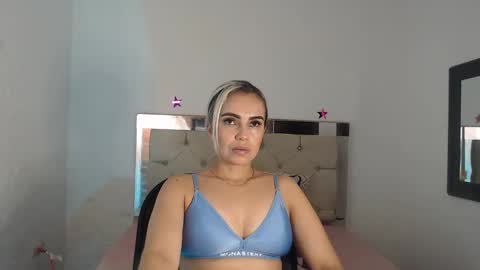 Snapshot of ashley__tylor chatting on 02-26-25, 02:48 ashley__tylor online show from 02-26-25, 02:48