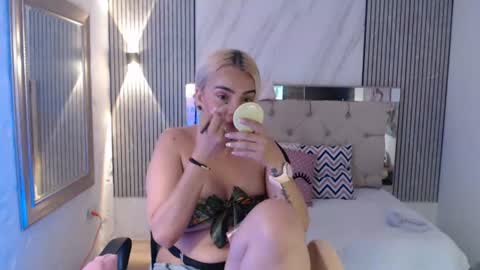 Snapshot of ashley__tylor chatting on 06-11-26, 04:38 ashley__tylor online show from 06-11-26, 04:38