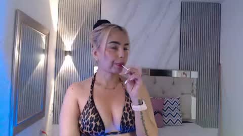 Snapshot of ashley__tylor chatting on 06-18-26, 05:17 ashley__tylor online show from 06-18-26, 05:17