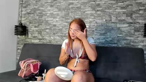 ASLEY AND ASH online show from 10-27-25, 08:57