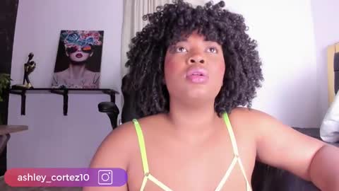 Snapshot of ashley_crotez chatting on 02-19-25, 12:14 Ashley Cotez online show from 02-19-25, 12:14