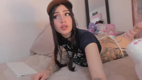 ashley_js online show from 04-30-26, 08:57