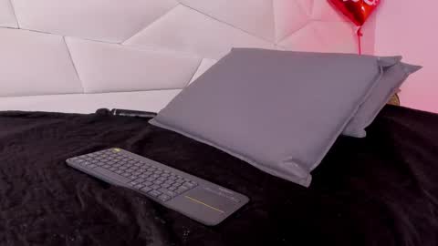 ashley_miller26 online show from 02-14-25, 05:46