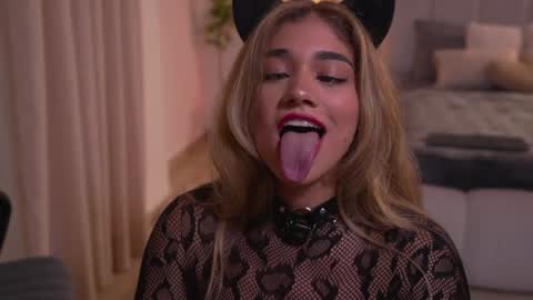  Ashley  online show from 10-31-25, 12:33