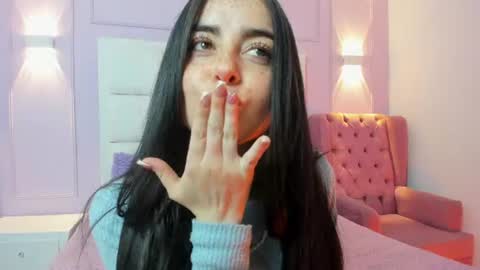 Snapshot of ashley_petit chatting on 07-28-26, 01:32 ashley_petit online show from 07-28-26, 01:32