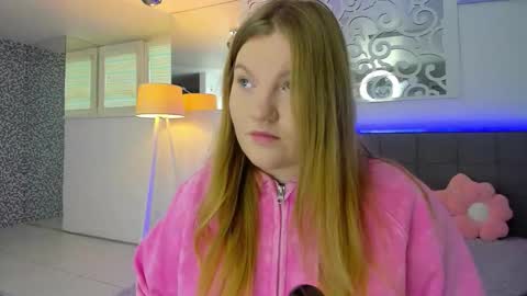 AshleyJonse online show from 02-18-26, 05:58