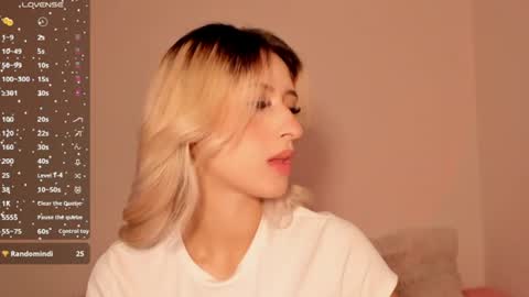 Snapshot of ashleyroys_111 chatting on 07-11-26, 06:43 dahiana online show from 07-11-26, 06:43