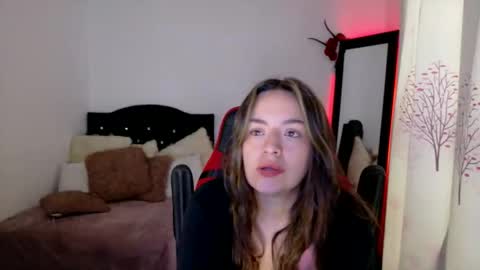 Snapshot of ashleyt1998 chatting on 06-09-26, 01:01 ASHLEY online show from 06-09-26, 01:01