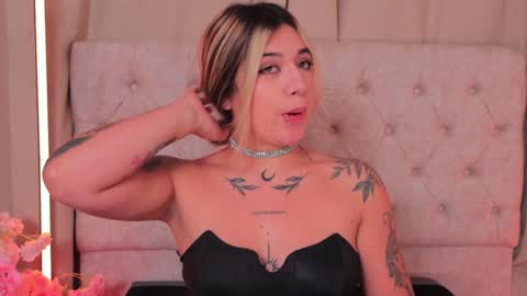 Ashley Lauren online show from 01-23-25, 10:01