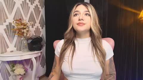 Ashley Lauren online show from 02-11-25, 01:10