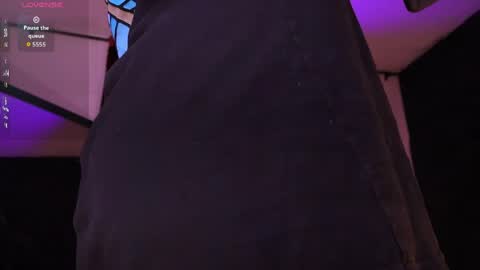 Ashley Lauren online show from 04-17-26, 08:12