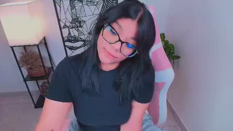 Snapshot of ashleyy18__ chatting on 07-12-26, 11:51 Ashleyy18 online show from 07-12-26, 11:51