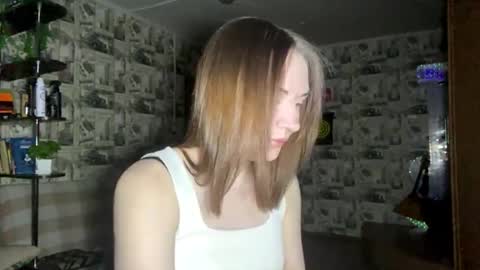 Lily online show from 03-26-26, 05:18