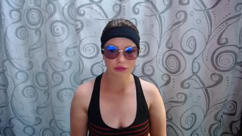 Snapshot of ashly_93 chatting on 04-16-26, 07:03 engel online show from 04-16-26, 07:03