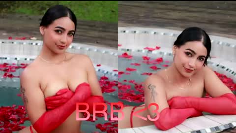 Snapshot of ashlyrouxx chatting on 05-15-26, 11:45 Ashly Rouxx online show from 05-15-26, 11:45