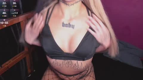 Snapshot of ashmila chatting on 01-13-25, 10:14 Mila online show from 01-13-25, 10:14